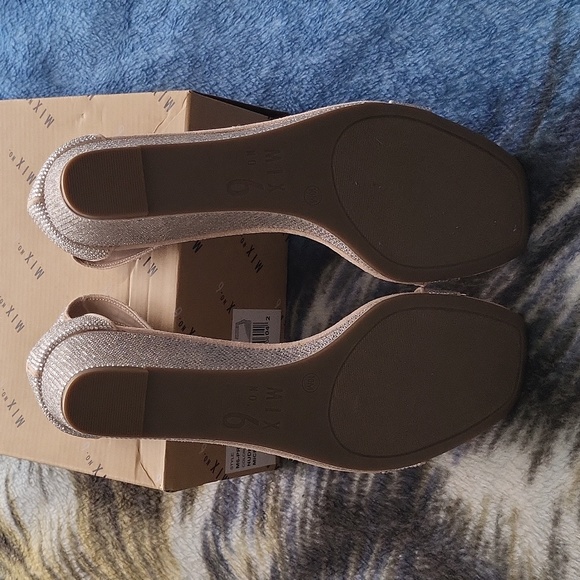 Mix No. 6 Nude Microsuede Wedge Bling Sandals 10M New in Box - Picture 9 of 11